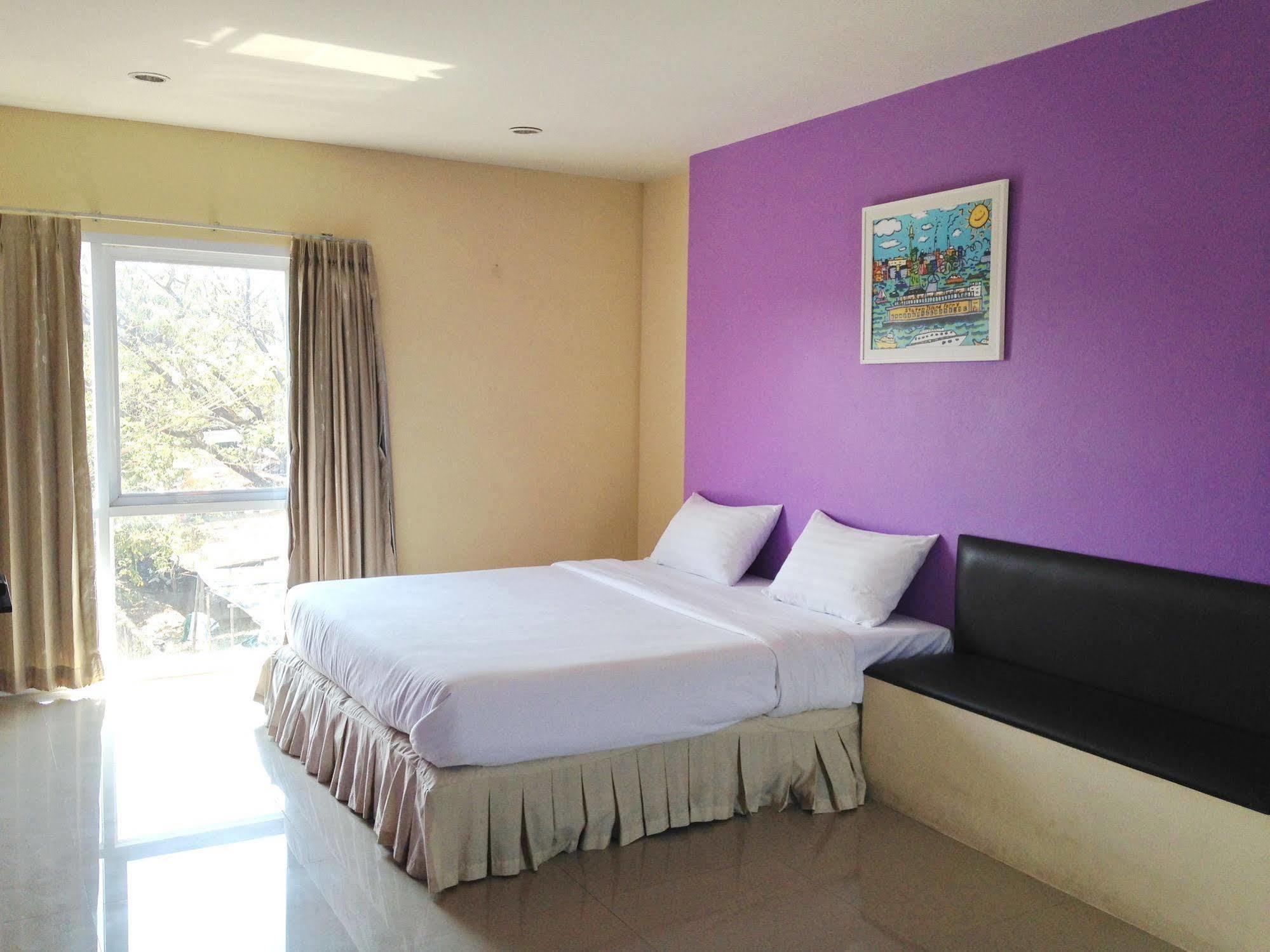 C2 Residence Lampang Kültér fotó