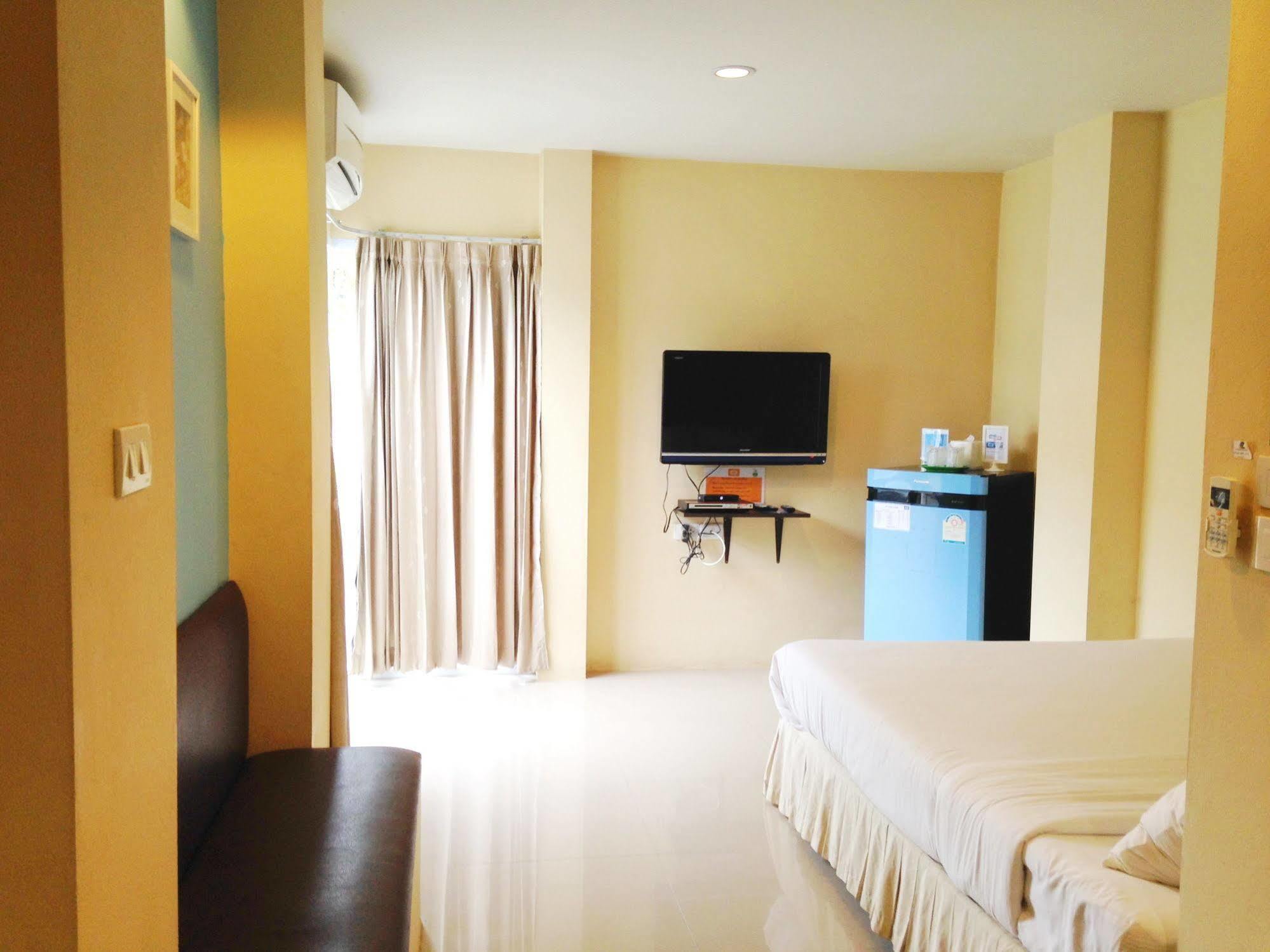 C2 Residence Lampang Kültér fotó