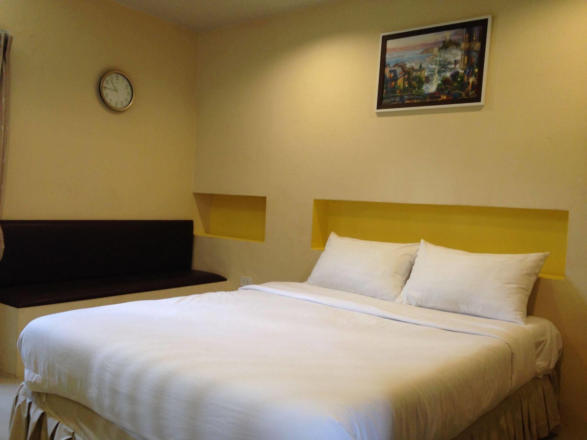 C2 Residence Lampang Kültér fotó